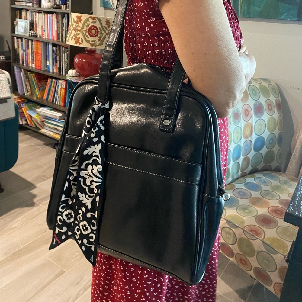 Like new 31 bag. Great large size.